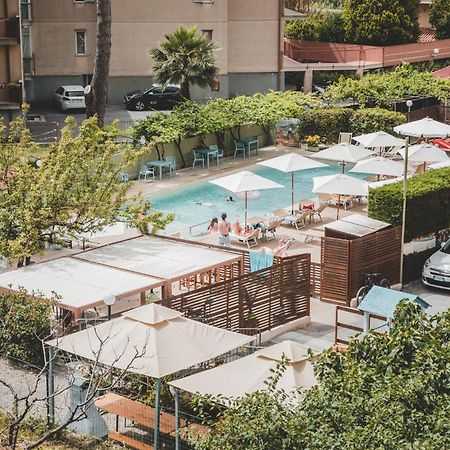 Residence Holidays Pietra Ligure Buitenkant foto