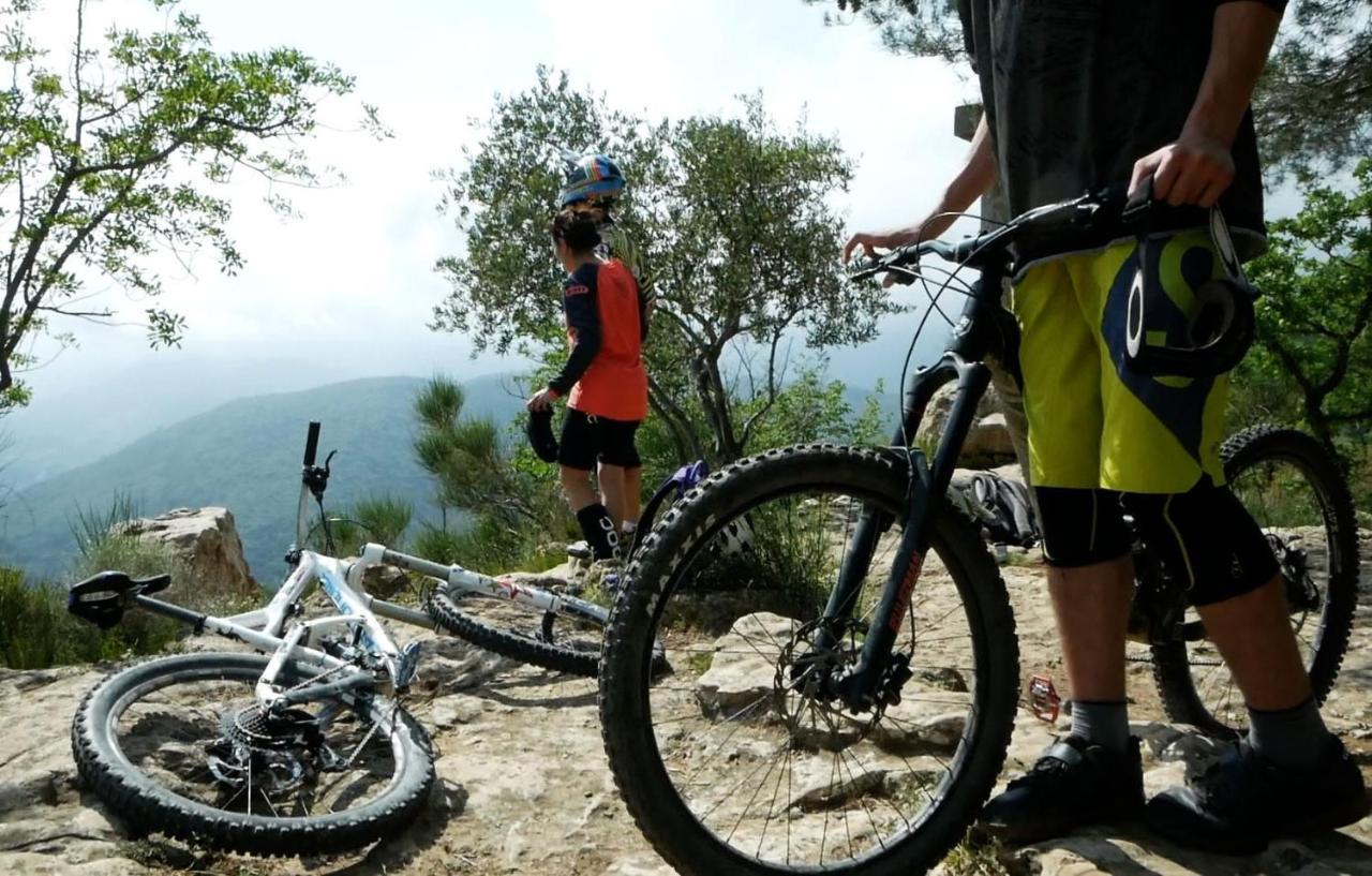 Residence Holidays Pietra Ligure Buitenkant foto