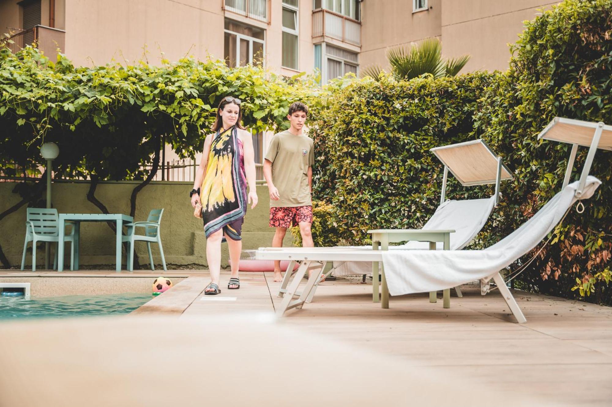 Residence Holidays Pietra Ligure Buitenkant foto