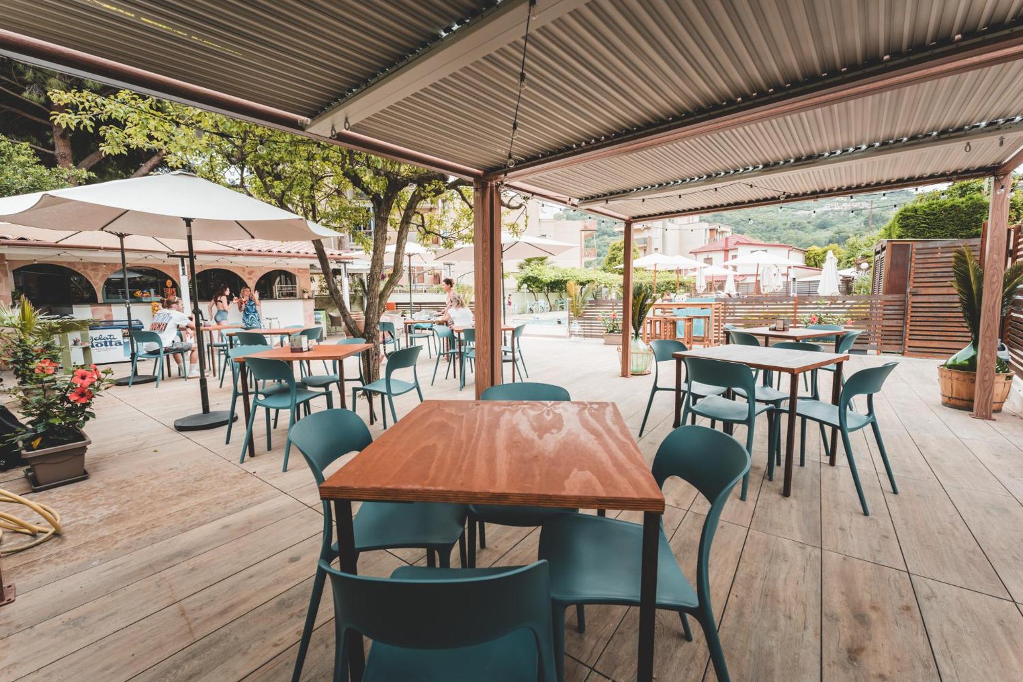 Residence Holidays Pietra Ligure Buitenkant foto